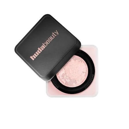 HUDA BEAUTY Easy Bake Loose Baking & Setting Powder