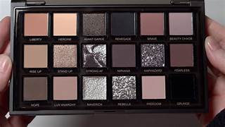 HUDAMOJI - PRETTY GRUNGE EYESHADOW PALETTE