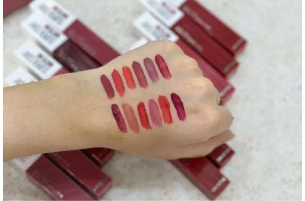 12 Pcs Maybelline Super Stay Matte Ink Lip Gloss with FREE Maybelline Lip Shiner